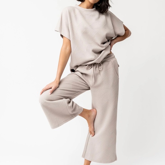 Addison Top - Picture 2 of 7